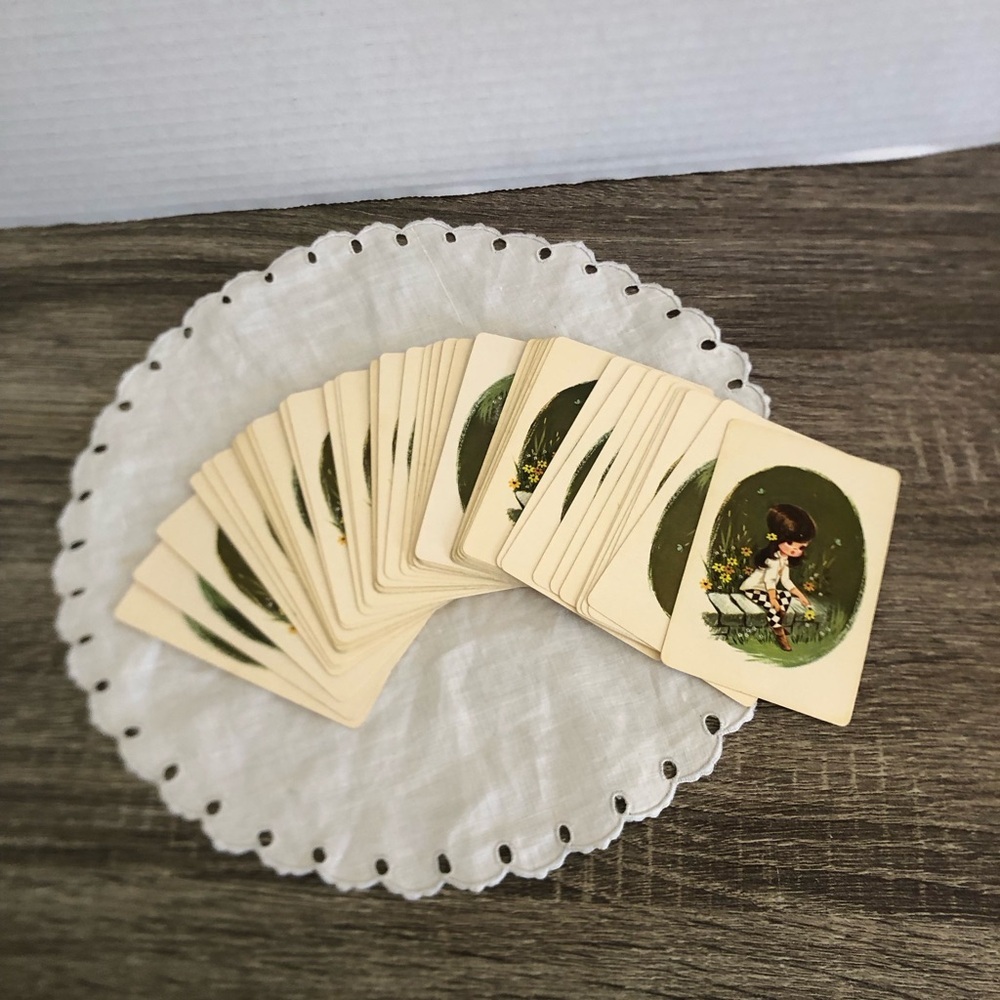 Vtg Big Eyed Girl Playing Cards